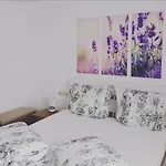 Lavanda דירה רוסט